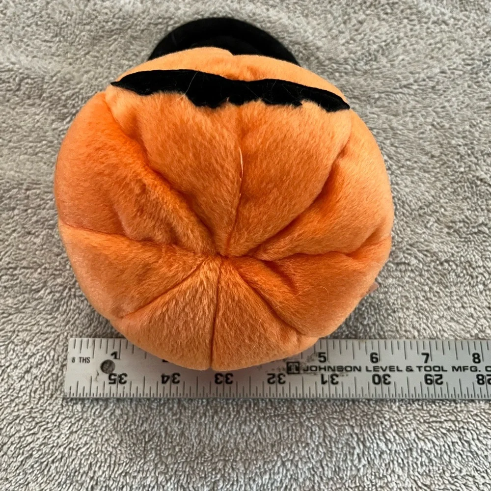 Pumpkin mini purse with zipper pocket. Halloween fun for‎ kids or grown ups!